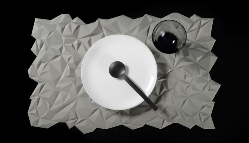 Силиконовые 3D салфетки в серых тонах как основа для сервировки стола