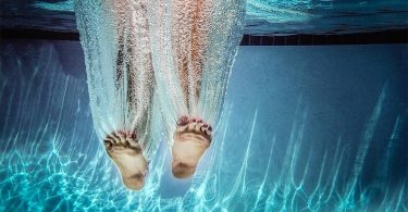 Натали Гринройд: удачный кадр погружения в бассейн