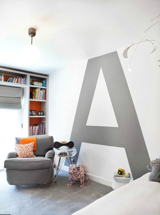Надписи в дизайне интерьера: буквы в декоре от Cari Berg Interior Design