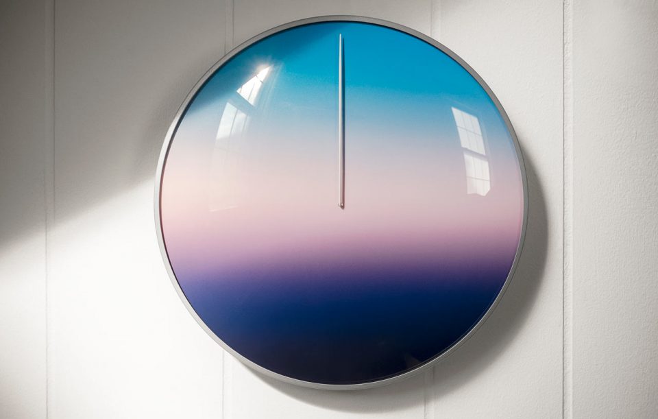 Часы, показывающие время года от Scott Thrift