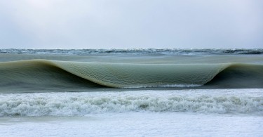 Джонатан Нимерфрох: удивительные кадры замерзших волн
