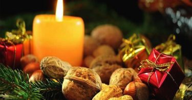 Если ваш любимый цвет - жёлтый, сделайте уникальный новогодний интерьер такого оттенка