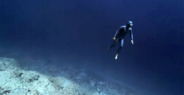 Гийом Нери и Жюли Готье: коды подводного мира и космического пространства в футаже «Гравитация в океане»