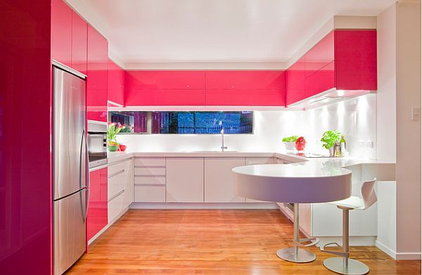 Розовая кухонная мебель