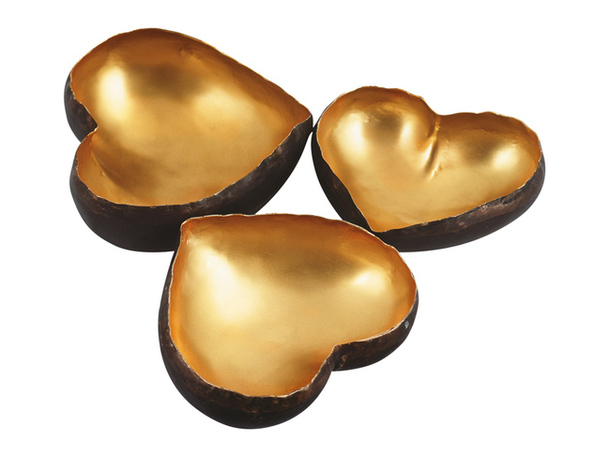 Стильная золотисто-коричневая менажница в виде сердца