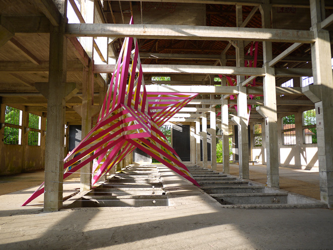 Инсталяция - Трехмерная звезда на бывшем кожевенном заводе
