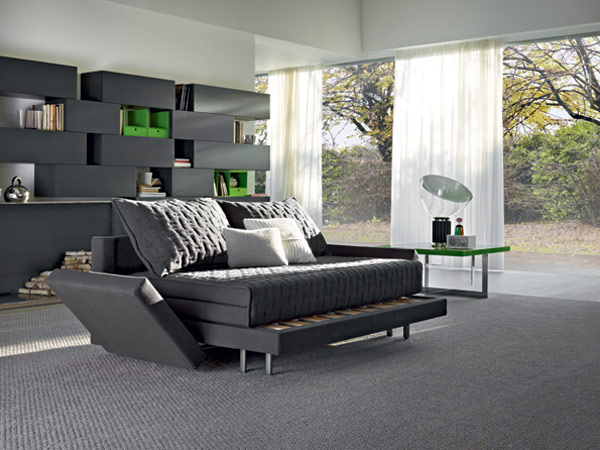 Практичный диван Oz превращается в просторную семейную кровать