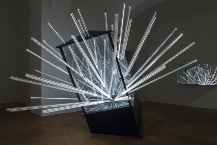 Необычный лучистый светильник Big Bang от венского дизайнера Hans Kotter, Австрия