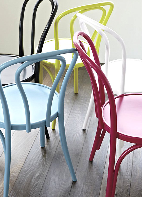 Разноцветные стулья для кухни