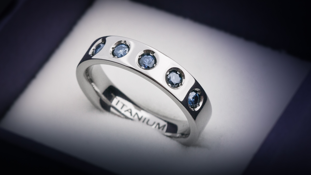 Роскошная модель кольца из титана