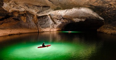 Путешествие в Лаос: фото подземной пещеры Тэм Хоун Хе от Райана Дебудта