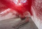 Сиота Тихару: многослойная символика инсталляции «Неопределённое путешествие»