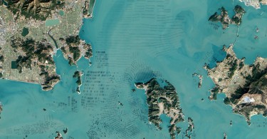 Снимки ферм по выращиванию морских водорослей в Южной Корее сделаны со спутников НАСА