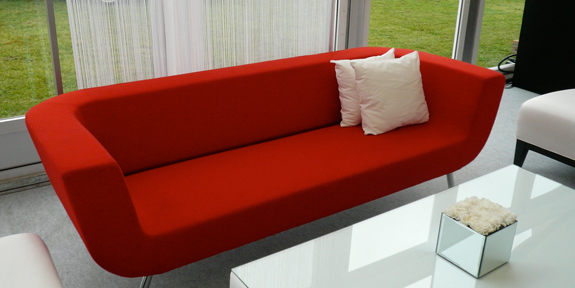 Чудесный диван Red BONO Sofa 