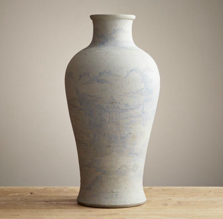 Фарфоровая вазы с росписью ручной работы