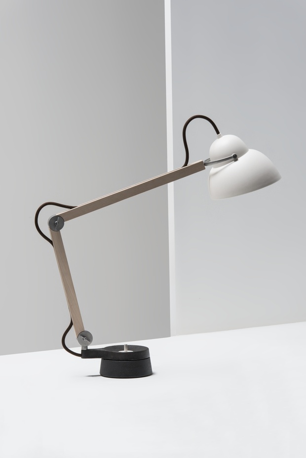 Дизайнерские настольные лампы: модель от Ilse Crawford - фото 1