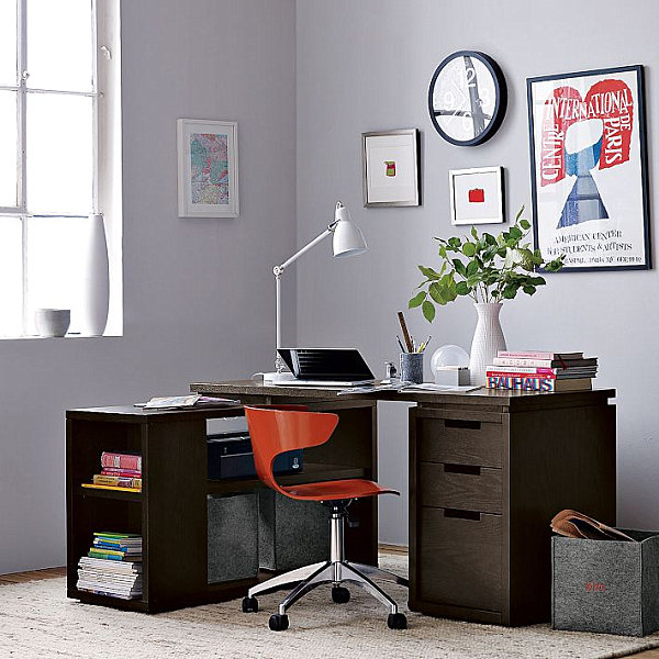 Чудесный офисный стол в интерьере квартиры