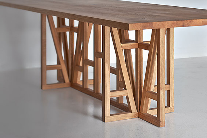 Деревянный стол для баров и ресторанов