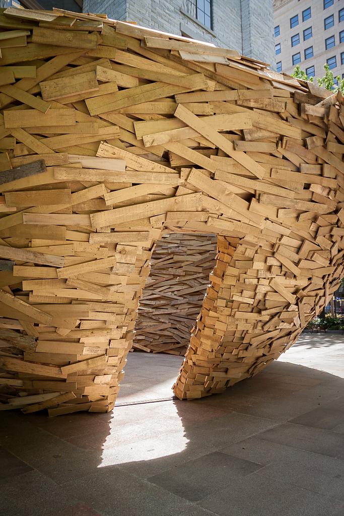 Инсталляция The Reading Nest от художника Mark Reigelman, Нью-Йорк