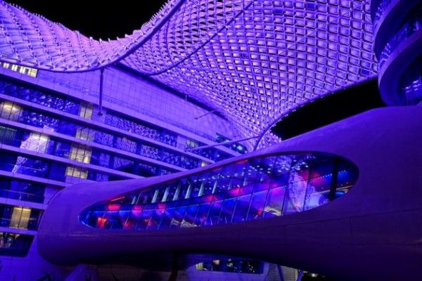 Уникальная световая инсталляция от Asymptote Architecture