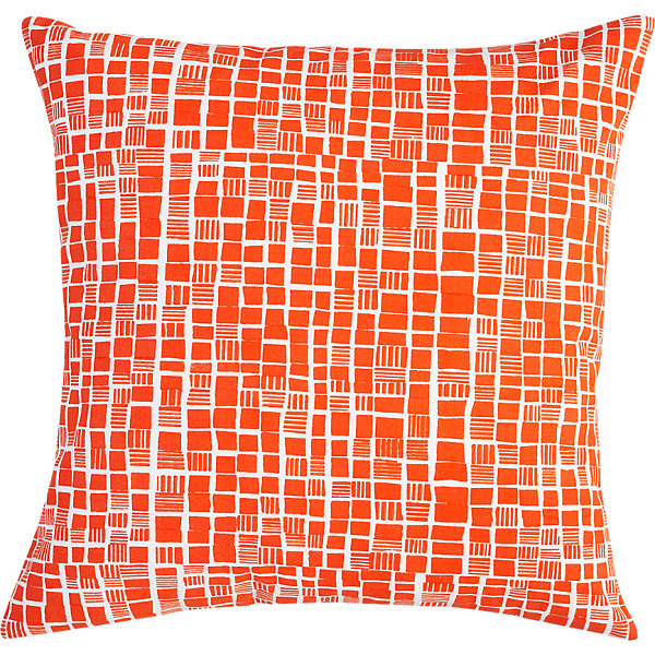 Ярко-оранжевая подушка из новой коллекции