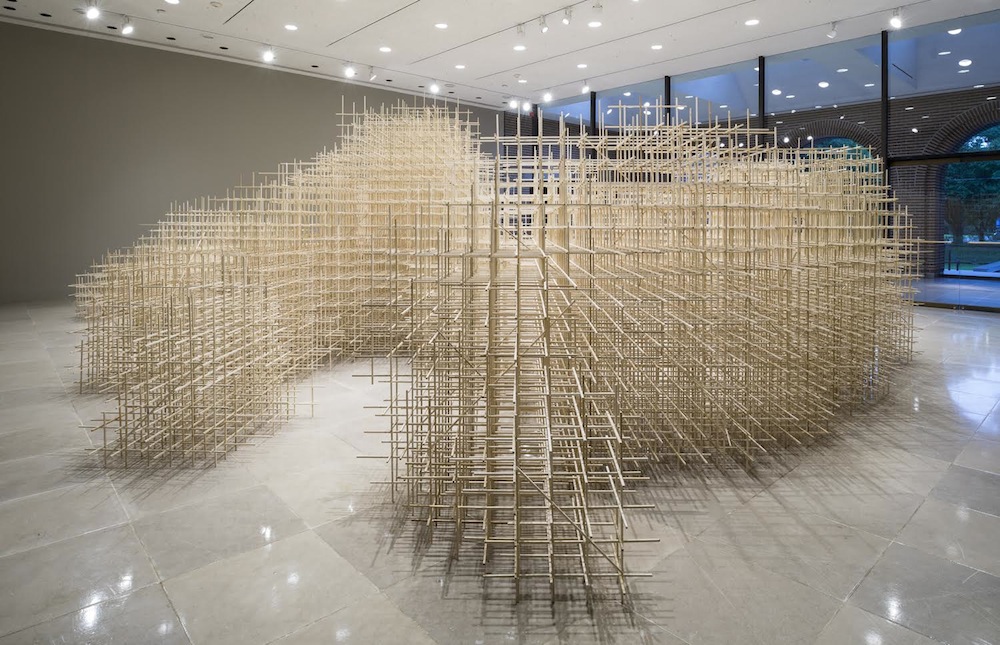 Матричная структура инсталляции «Безграничная» от Бена Батлера