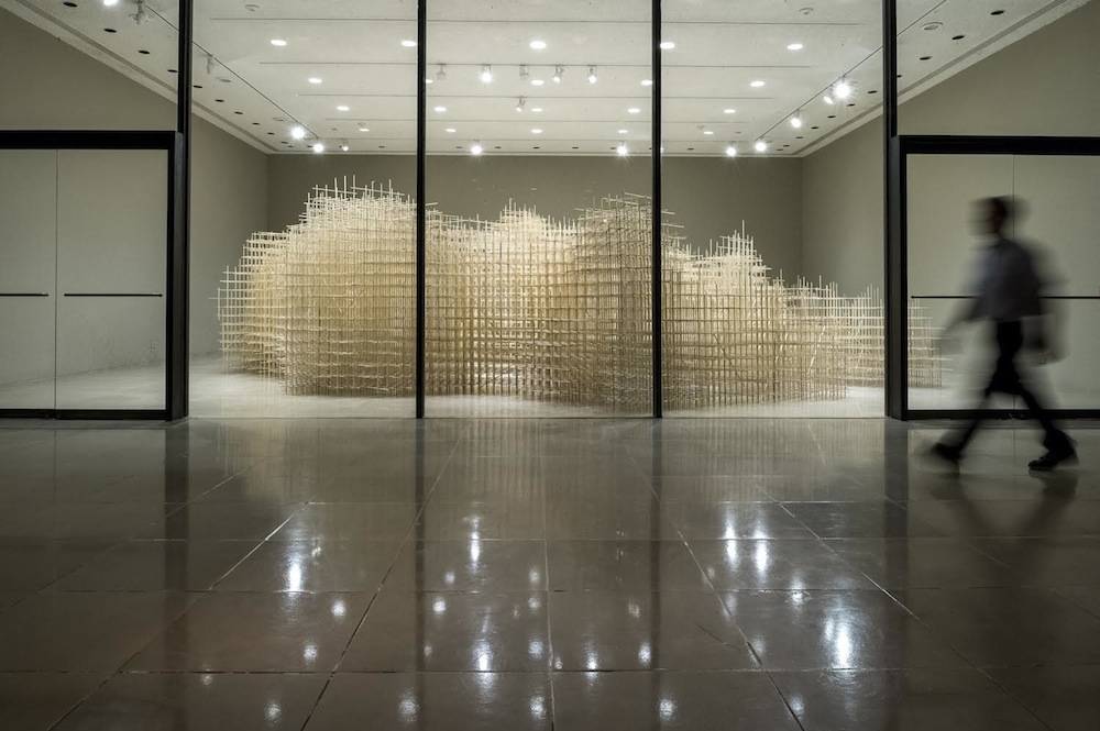 Матричная структура инсталляции «Безграничная» от Бена Батлера