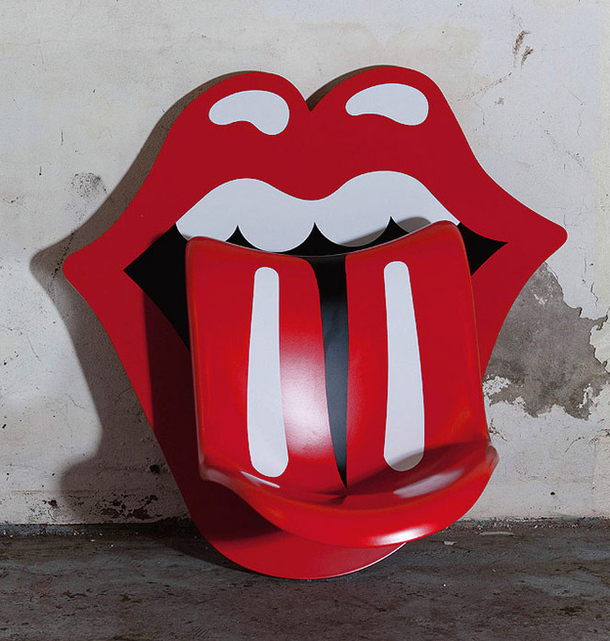 Стул в виде логотипа The Rolling Stones