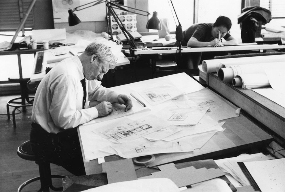 Архитектор Louis Kahn в процессе работы